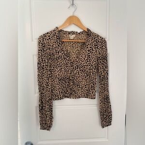 Billabong Leopard Print Long Sleeve Crop Top size Medium Mobwife Animal Print